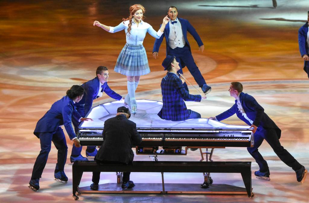 The Cirque Musica Holiday Wonderland will feature music and acrobatics at the South Okanagan Events Centre on Dec. 8. (Western News file)