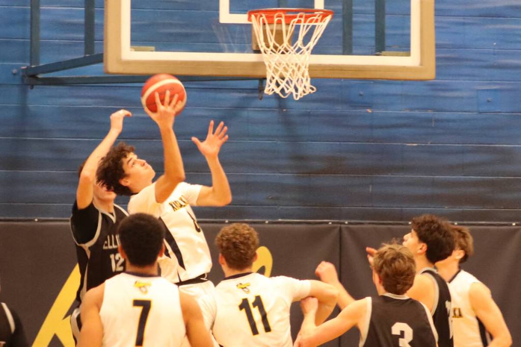 Okanagan basketball teams detoured by highway closures gather for tourney