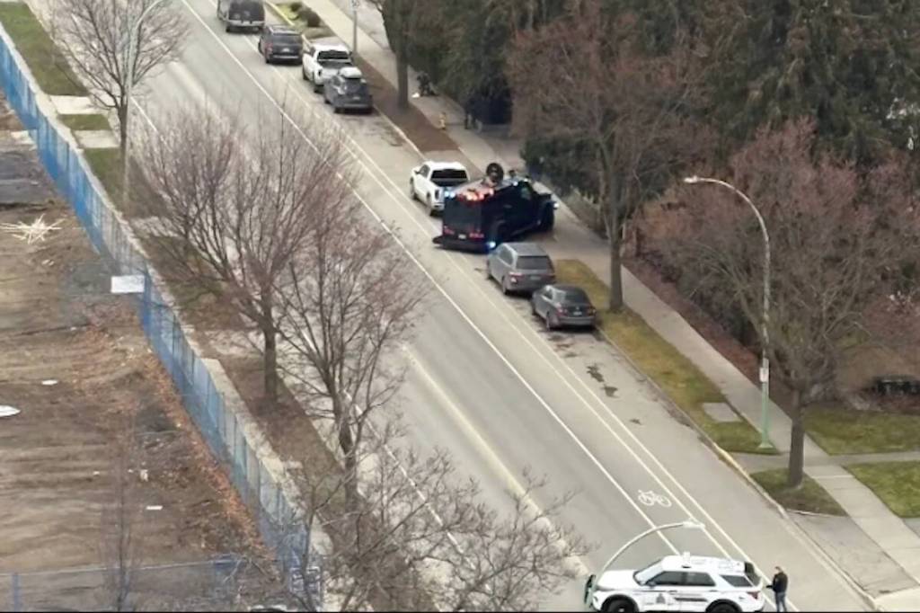 BREAKING: 2 people handcuffed as Kelowna RCMP, ERT surround home