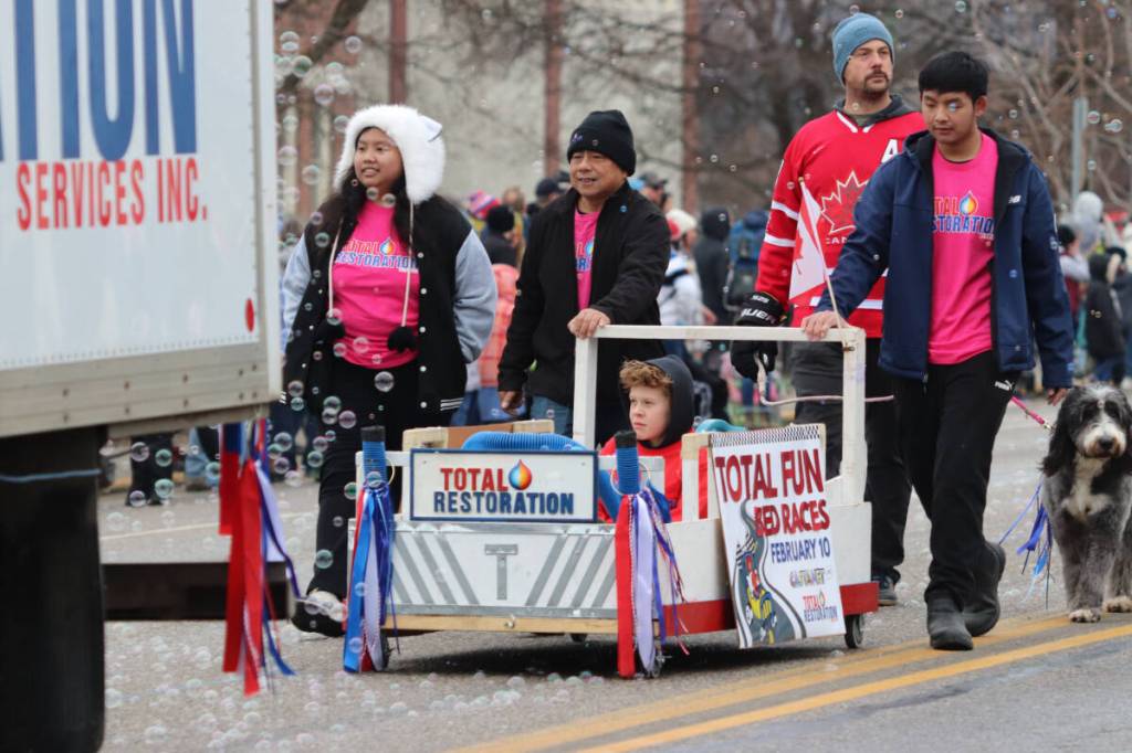 Bubbles! (Brendan Shykora/Morning Star)